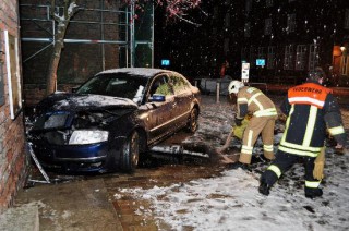 Nach Schneefall Unfall Bei Haus Der Kulturen Hier Luebeck Das