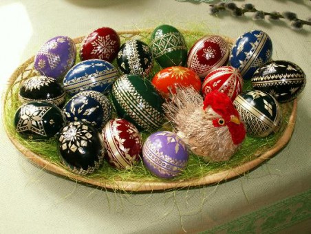 Ostereier_Easter_eggs_-_straw_decoration