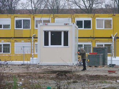 tbf171215_Neue Wohncontainer Schlutuper Strasse_Kroeger_005