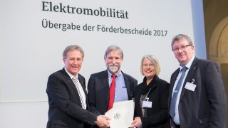 170116 Übergabe Förderbescheid E-Mobilität BMVI an SVL mit PSts Barthle Nibbe Hiller-Ohm Lottmann - Quelle BMVI