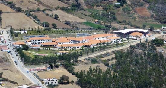 El Hospital Diospi Suyana desde el aire_1 - Kopie