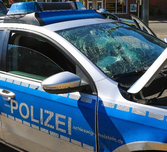 tbf070618_Neumuenster_Unfall mit Polizeiwagen_Nyfeler_006