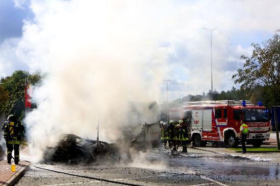 tbf130918_Brokenlande_Feuer vernichtet Wohnmobil_Maria-Niefeler_0003